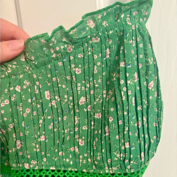 Lulu's Green Floral Pleated Tie-Back Top - Picture 8 of 9
